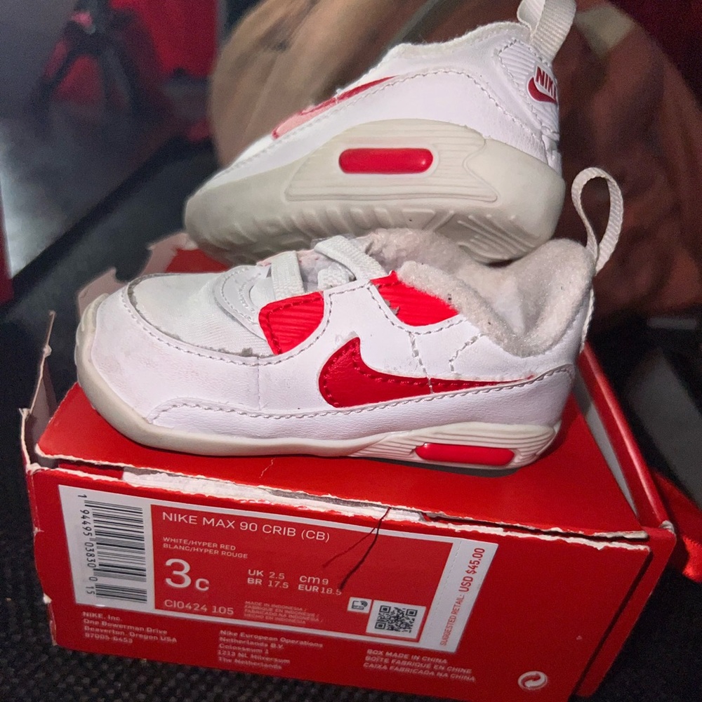 baby red & white airmax